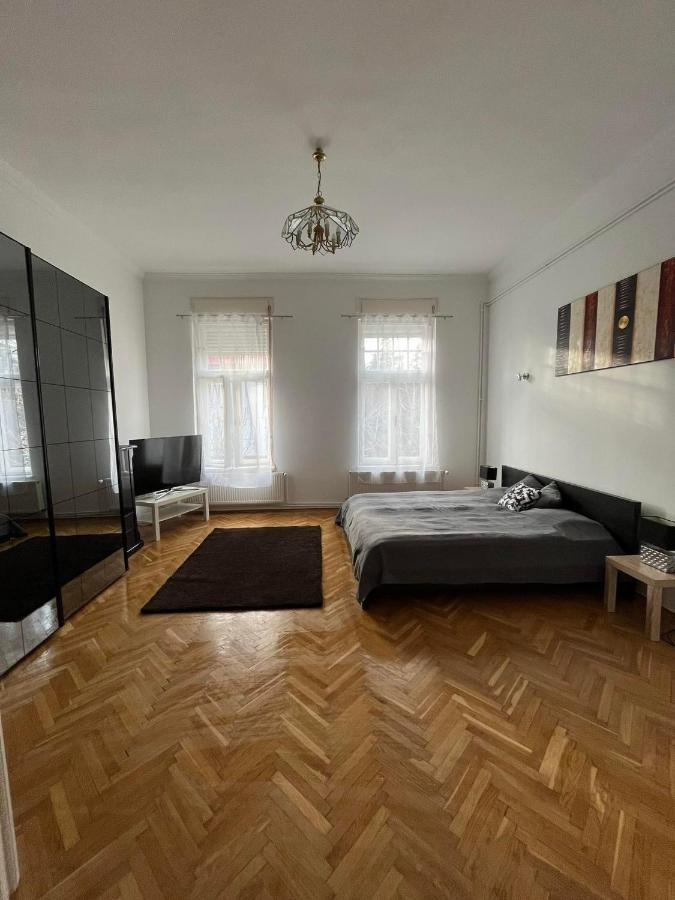 Szeged Apartman Exteriör bild