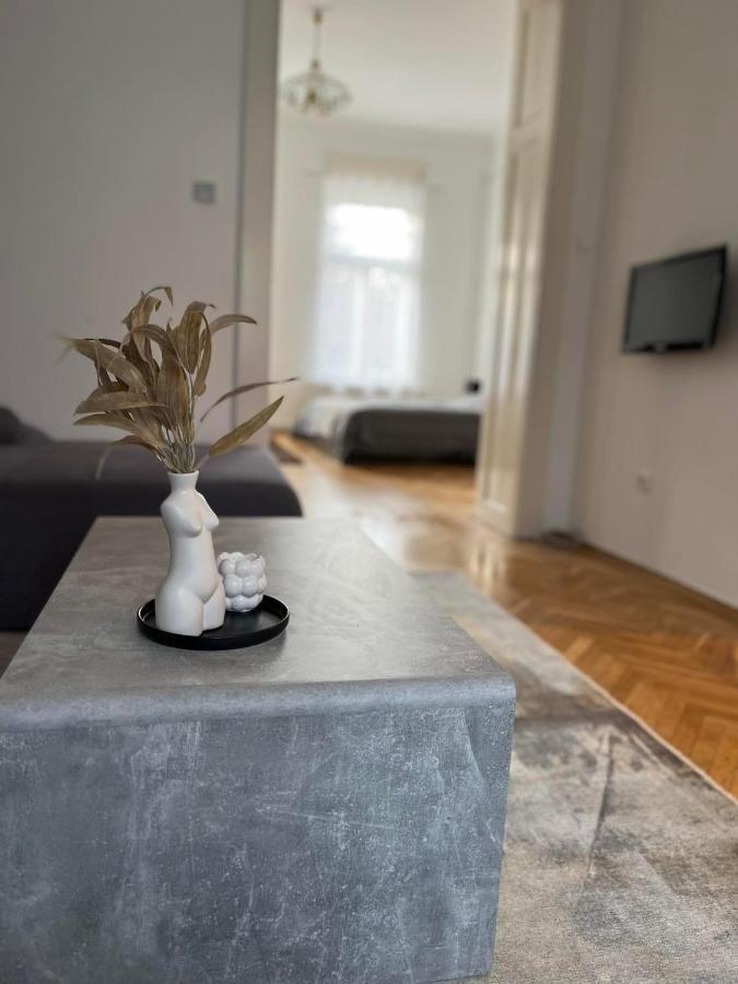 Szeged Apartman Exteriör bild